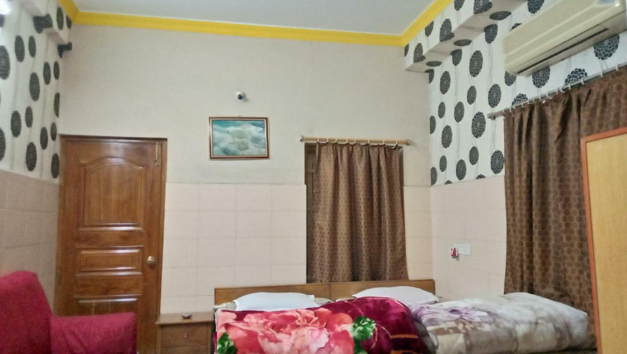 Hotel Surja Laxmi Raiganj Екстер'єр фото